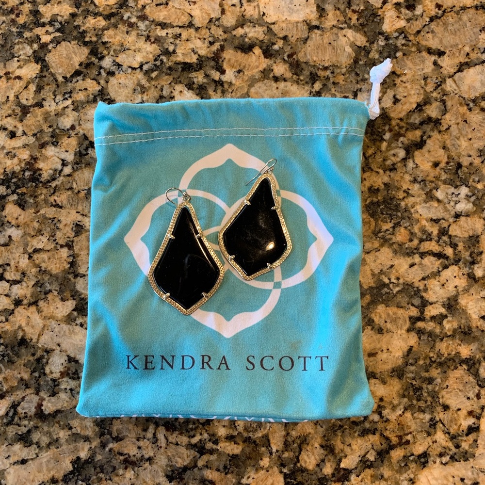 Black Kendra Scott Earrings🖤🖤🖤